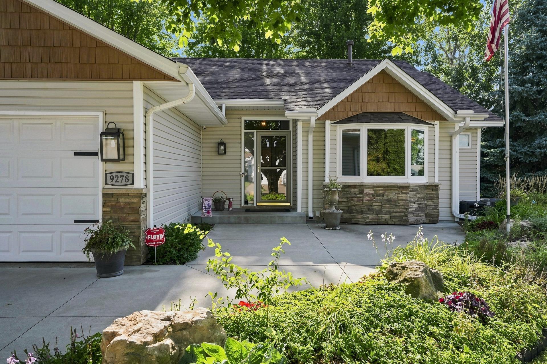 Roomy 1-level walkout!