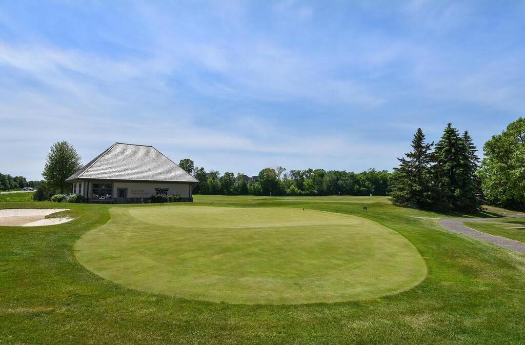 Beautifully maintained putting green and bocce ball court offering fun, active recreation!!