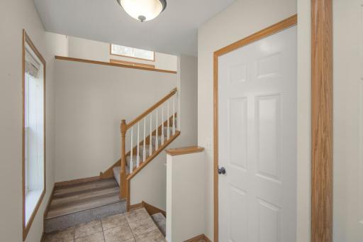 10642 Pond Curve, Woodbury, MN 55129