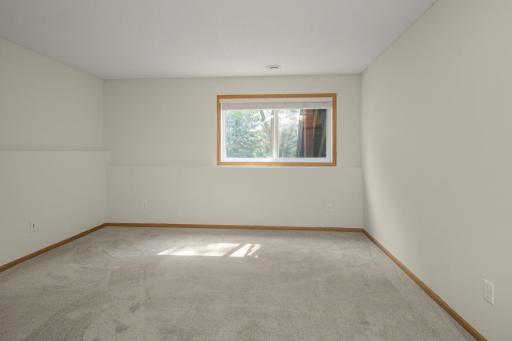 10642 Pond Curve, Woodbury, MN 55129