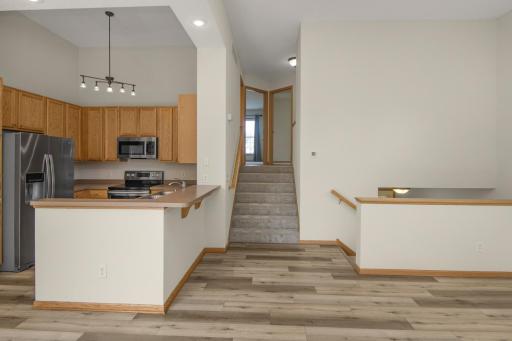10642 Pond Curve, Woodbury, MN 55129