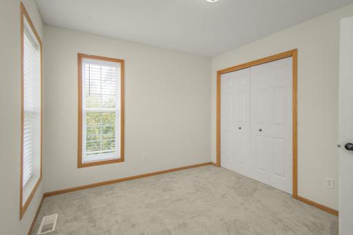 10642 Pond Curve, Woodbury, MN 55129