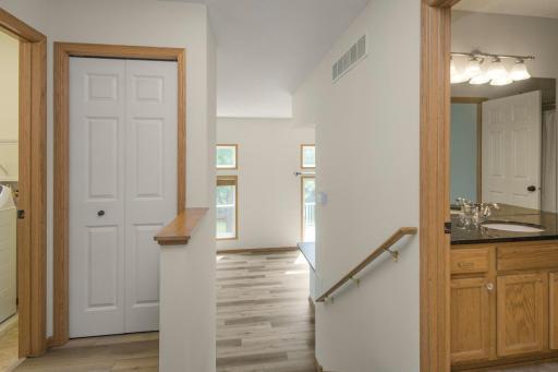 10642 Pond Curve, Woodbury, MN 55129