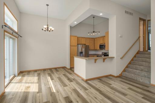 10642 Pond Curve, Woodbury, MN 55129