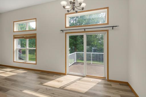 10642 Pond Curve, Woodbury, MN 55129