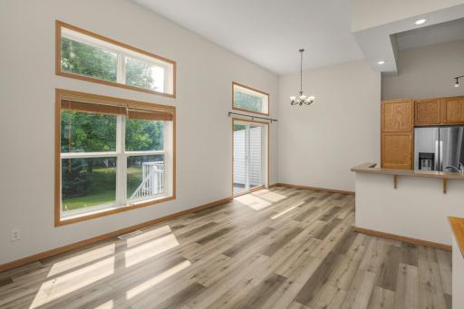 10642 Pond Curve, Woodbury, MN 55129