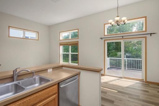 10642 Pond Curve, Woodbury, MN 55129
