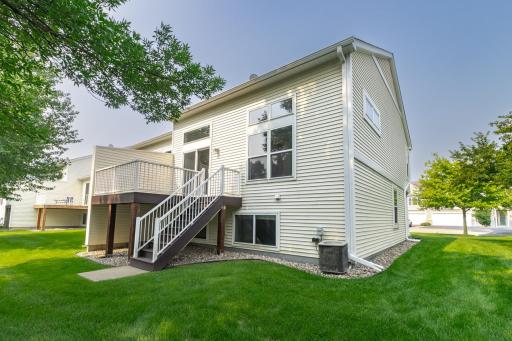 10642 Pond Curve, Woodbury, MN 55129