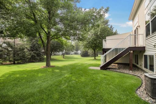 10642 Pond Curve, Woodbury, MN 55129