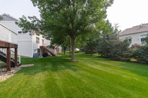 10642 Pond Curve, Woodbury, MN 55129