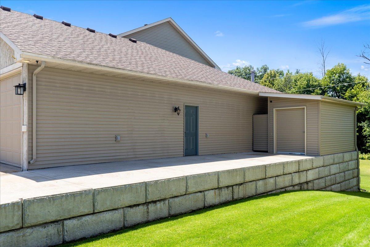 Extra Outdoor storage too - A Private Outdoor Setting Near Parks and Shopping