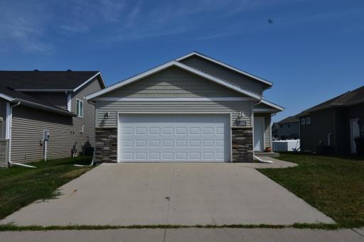 6105 61 Avenue S, Fargo, ND 58104