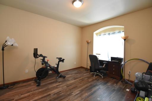 6105 61 Avenue S, Fargo, ND 58104