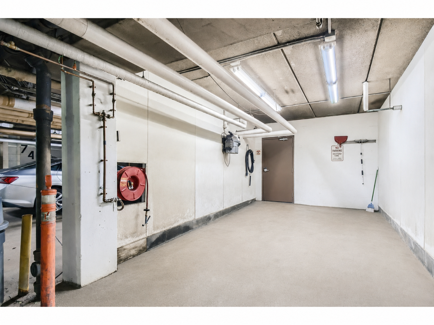There is a car wash bay in the underground garage for residents use.