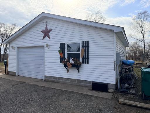 9711 Ireland Avenue NW, Annandale, MN 55302