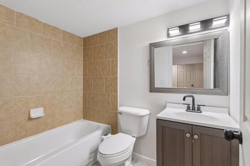 5952 Independence Avenue N, Minneapolis, MN 55428
