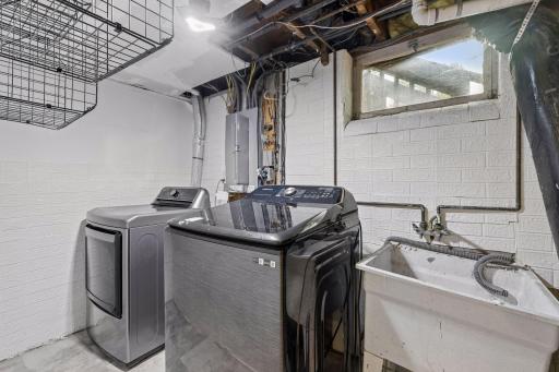 5952 Independence Avenue N, Minneapolis, MN 55428