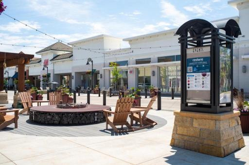 There is tons of nearby shopping!