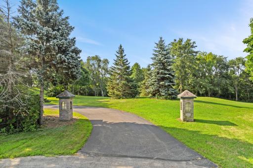 500 Barton Avenue NW, Buffalo, MN 55313