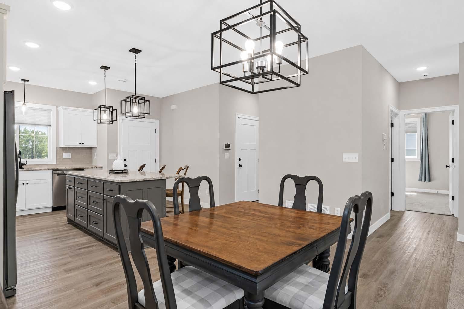 Dining room.