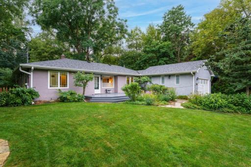 1274 Amble Road, Stucco Rambler with Attached Double Garage