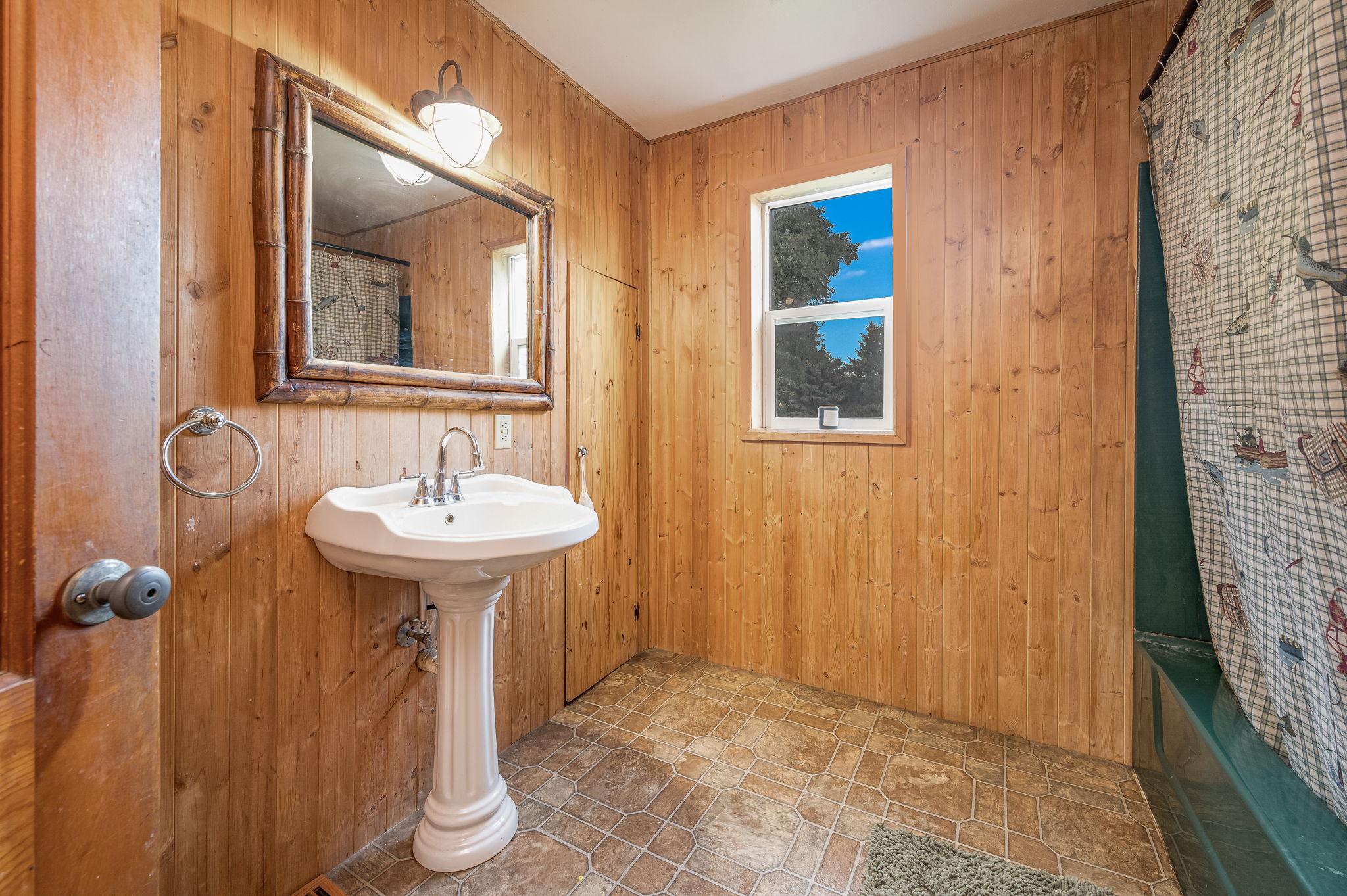 205 232nd Ave Fairmont MN-35.jpg