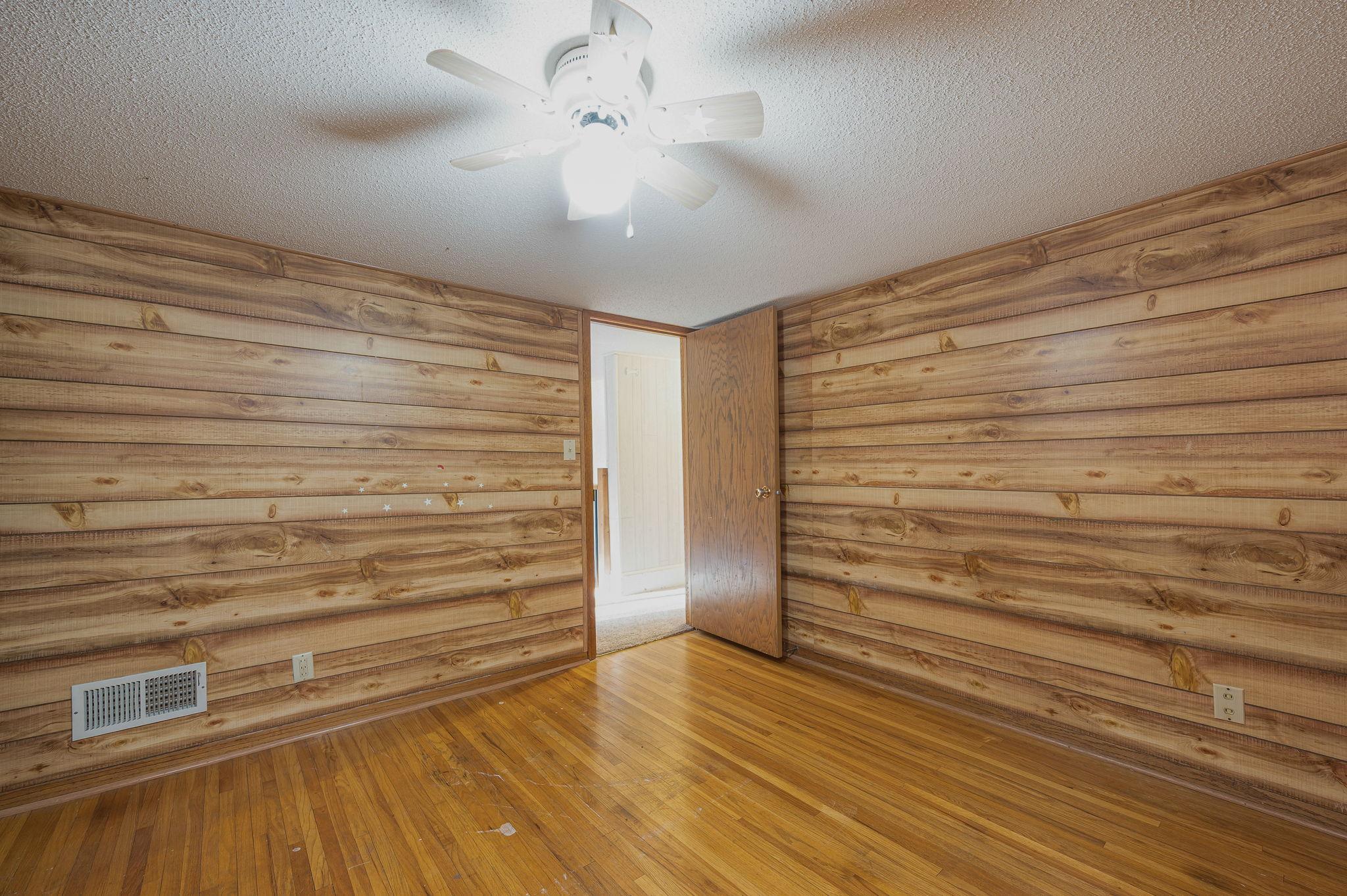 205 232nd Ave Fairmont MN-42.jpg