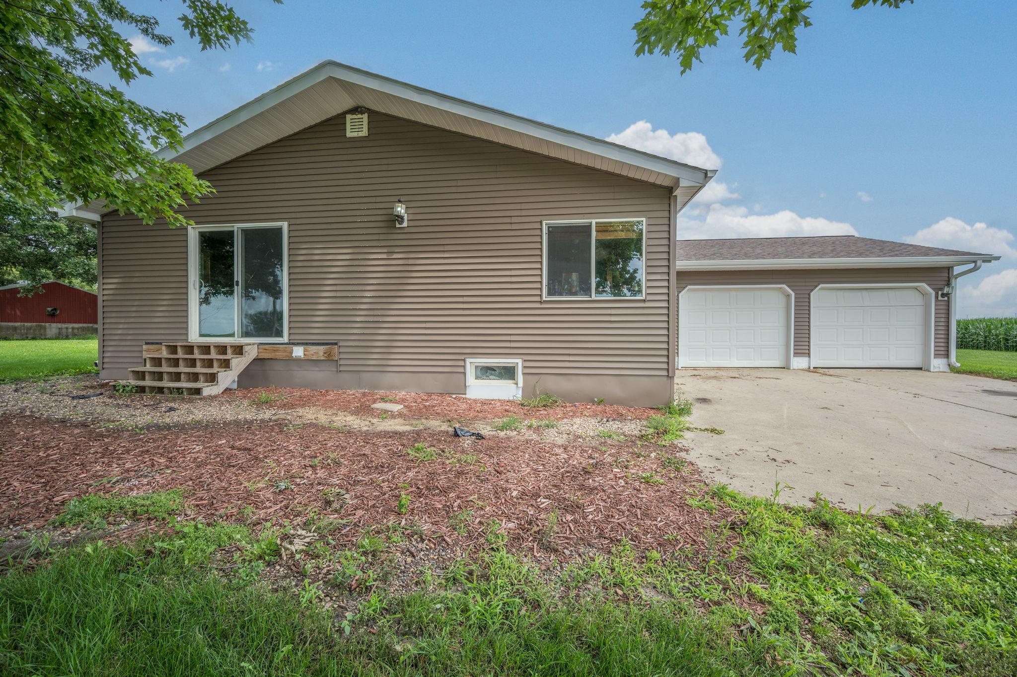 205 232nd Ave Fairmont MN-03.jpg