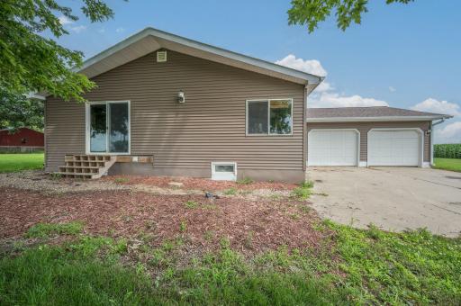 205 232nd Avenue, Fairmont, MN 56031