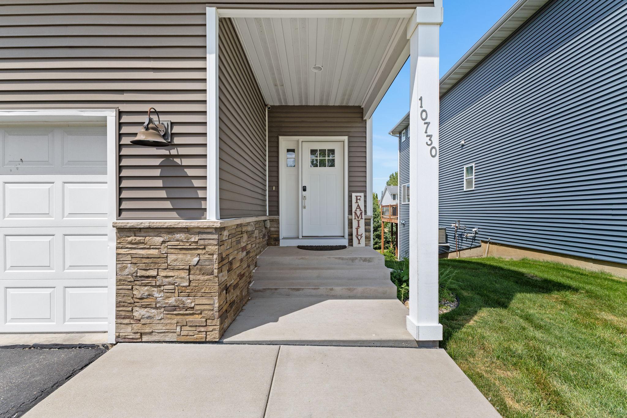 Vivid Spaces_10730 Knollwood Ln_07.jpg