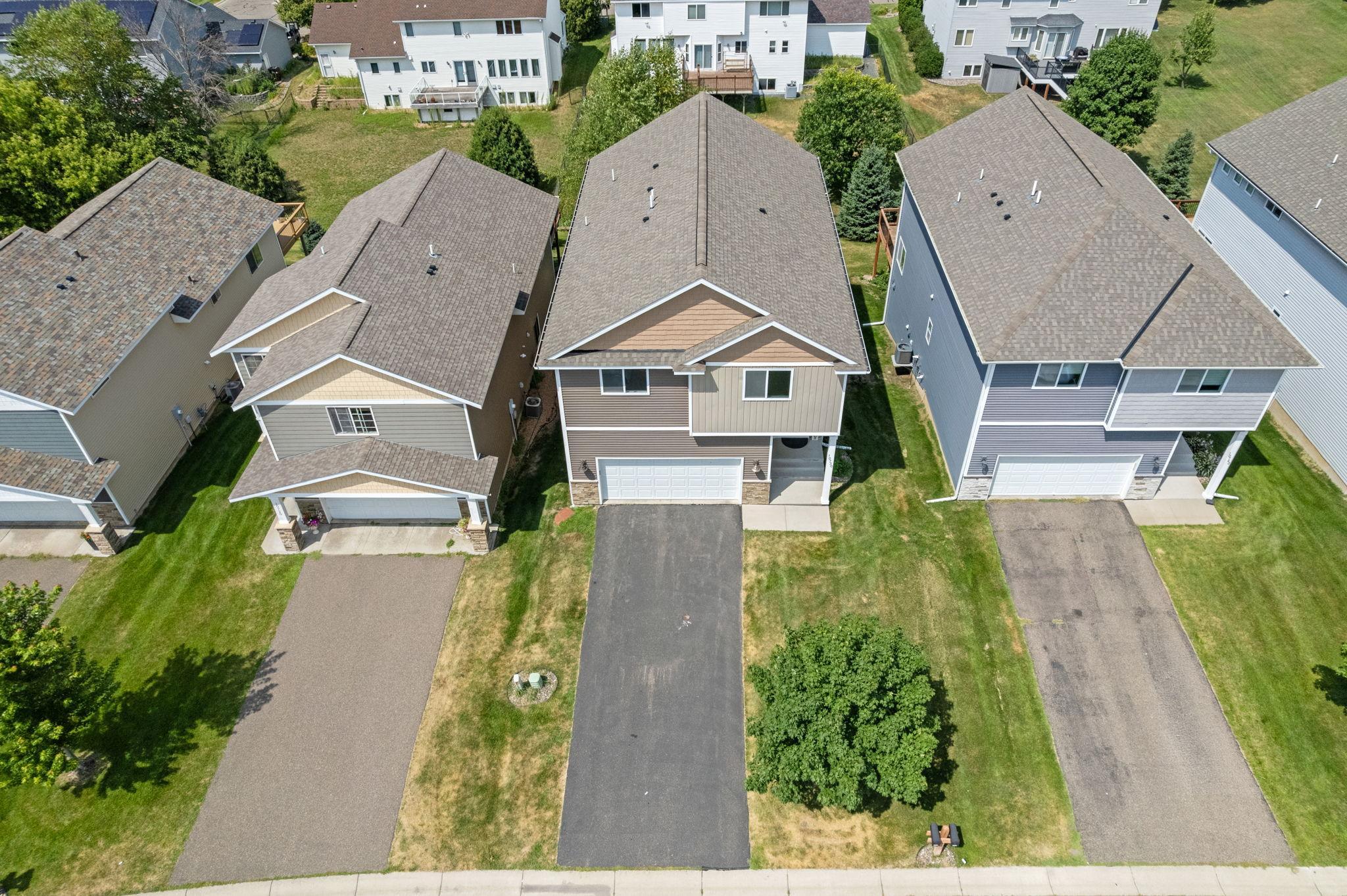 Vivid Spaces_10730 Knollwood Ln_04.jpg