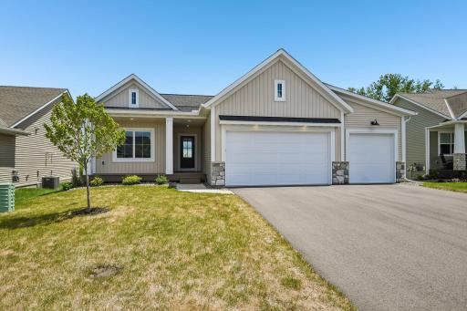 3-web-or-mls-Spruce St-S1706-003.jpg