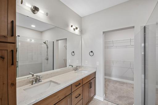 41-web-or-mls-Spruce St-S1706-041.jpg