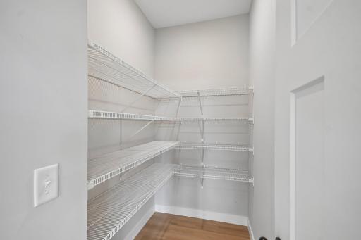 37-web-or-mls-Spruce St-S1706-037.jpg
