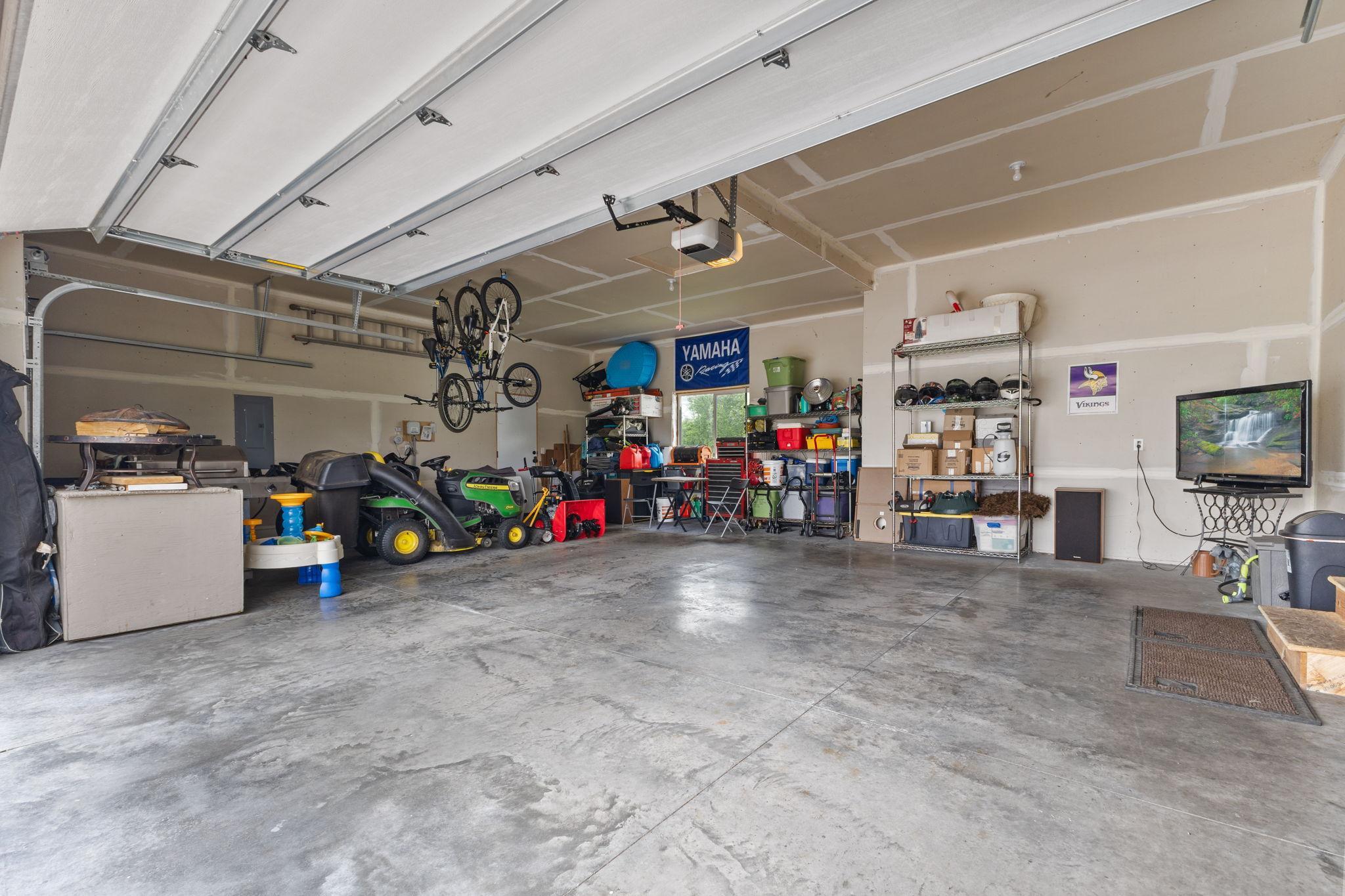 Vivid Spaces_14690 143rd Ave N_48.jpg