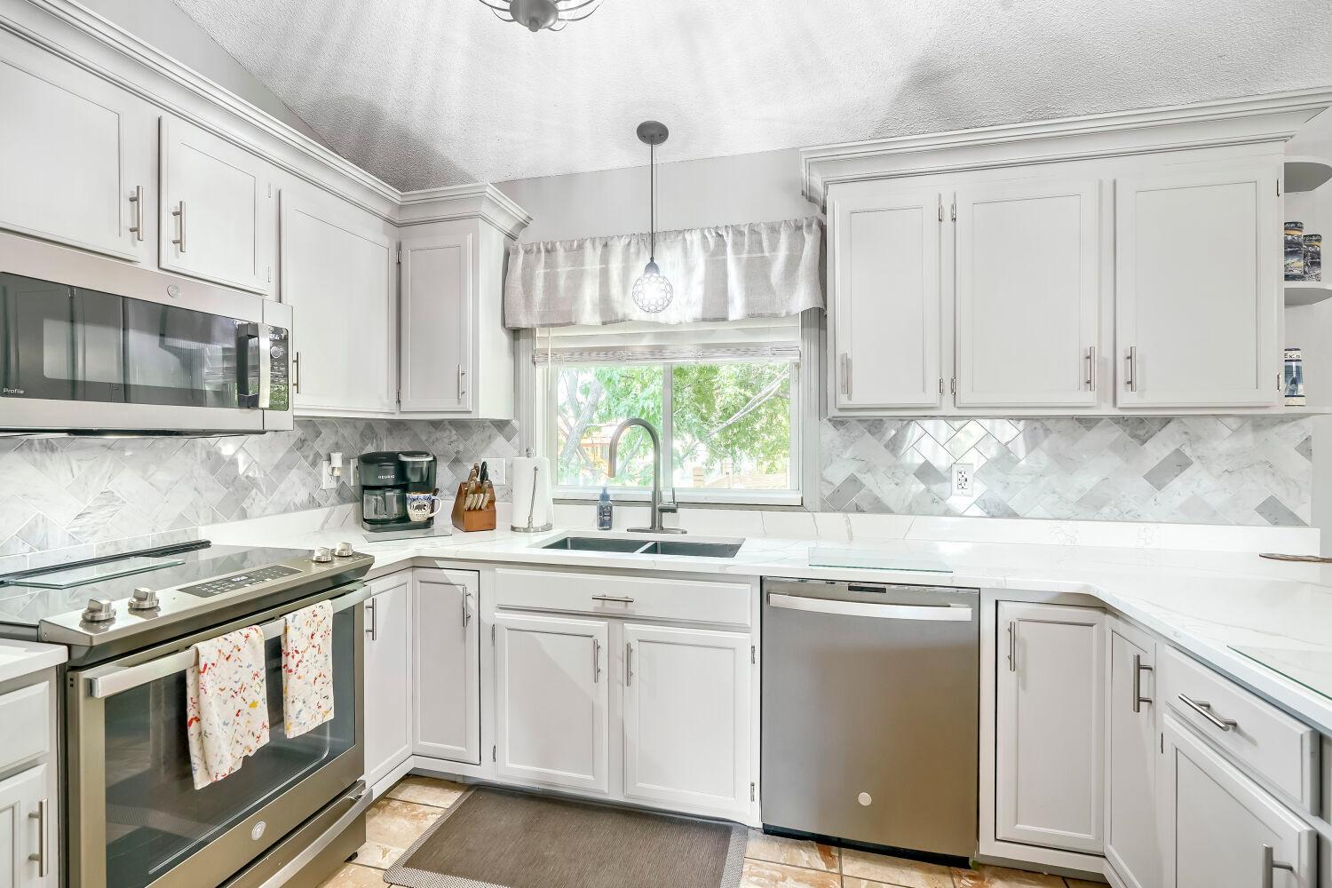 12962 Morgan Place - Web Quality - 012 - 12 Kitchen.jpg