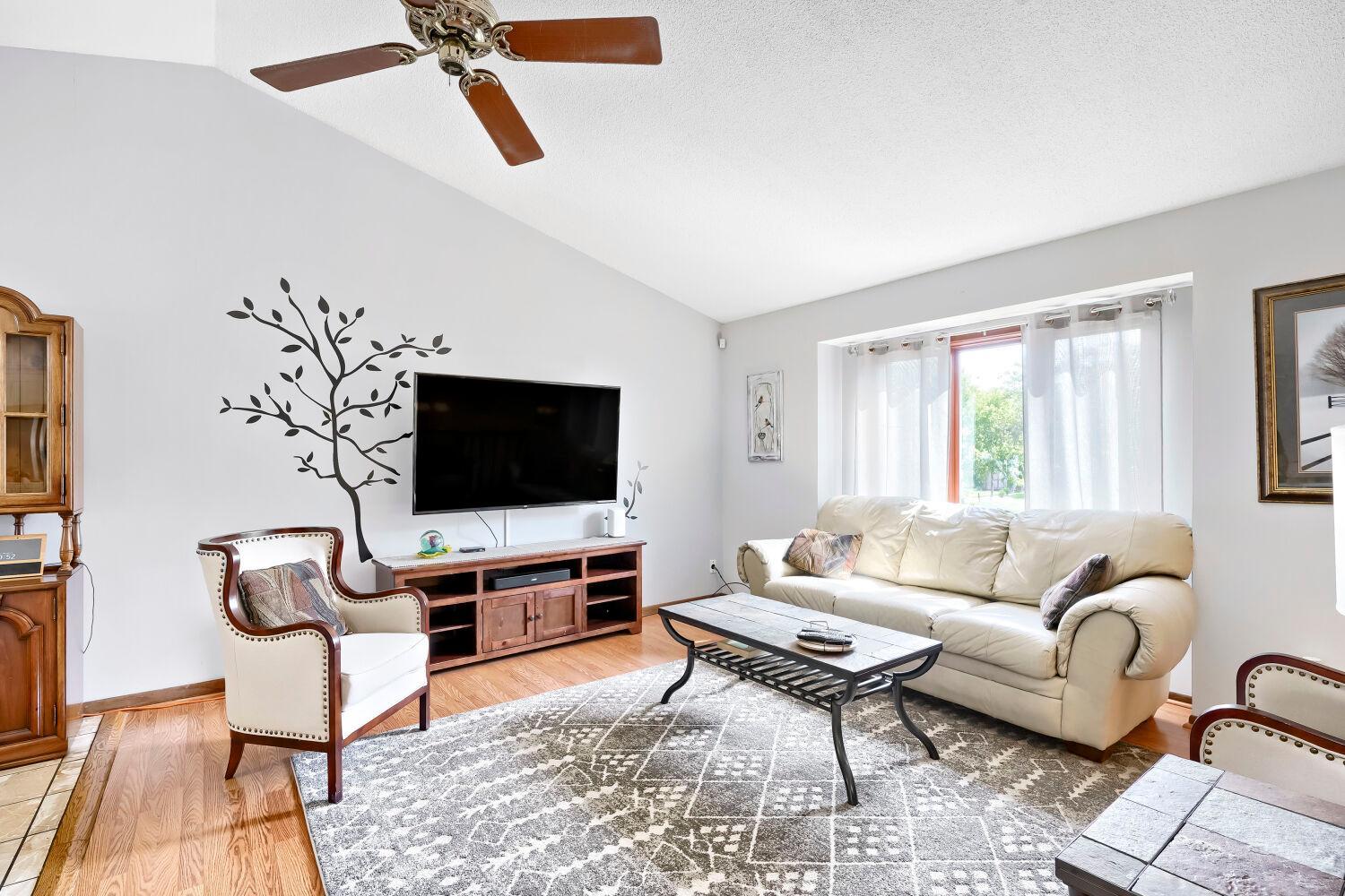 12962 Morgan Place - Web Quality - 006 - 06 Living Room.jpg