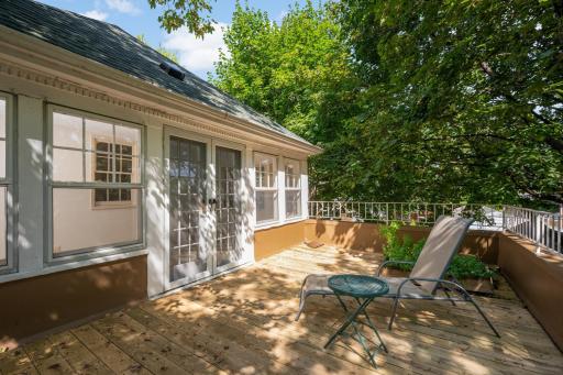 You will love the private rooftop deck and garden over the garage.