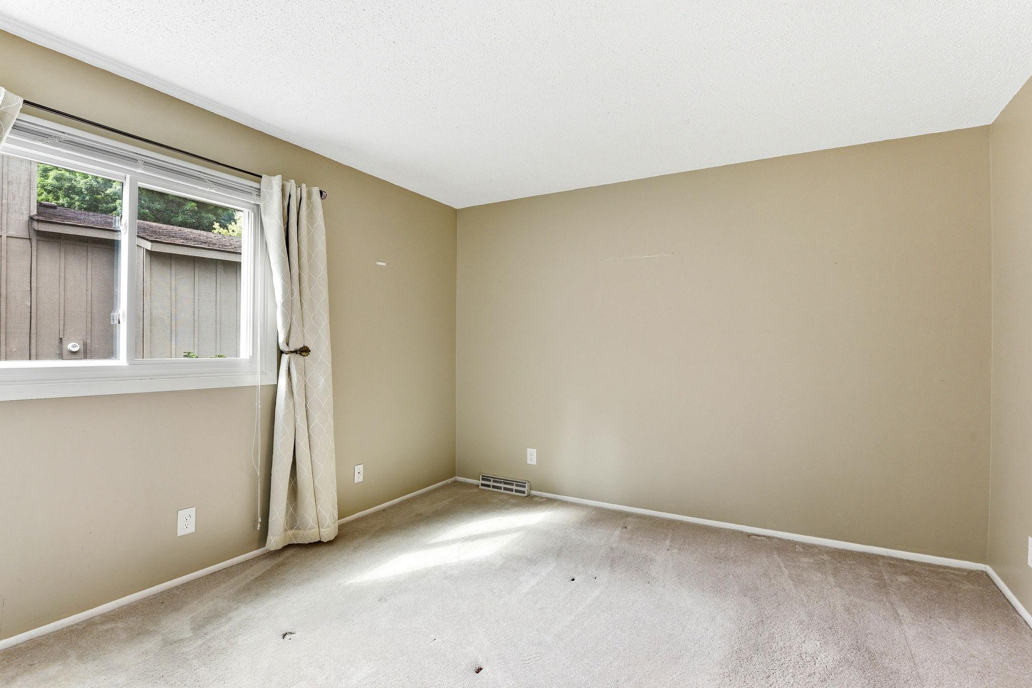 20-web-or-mls-7064-Springhill-Cir-20.jpg