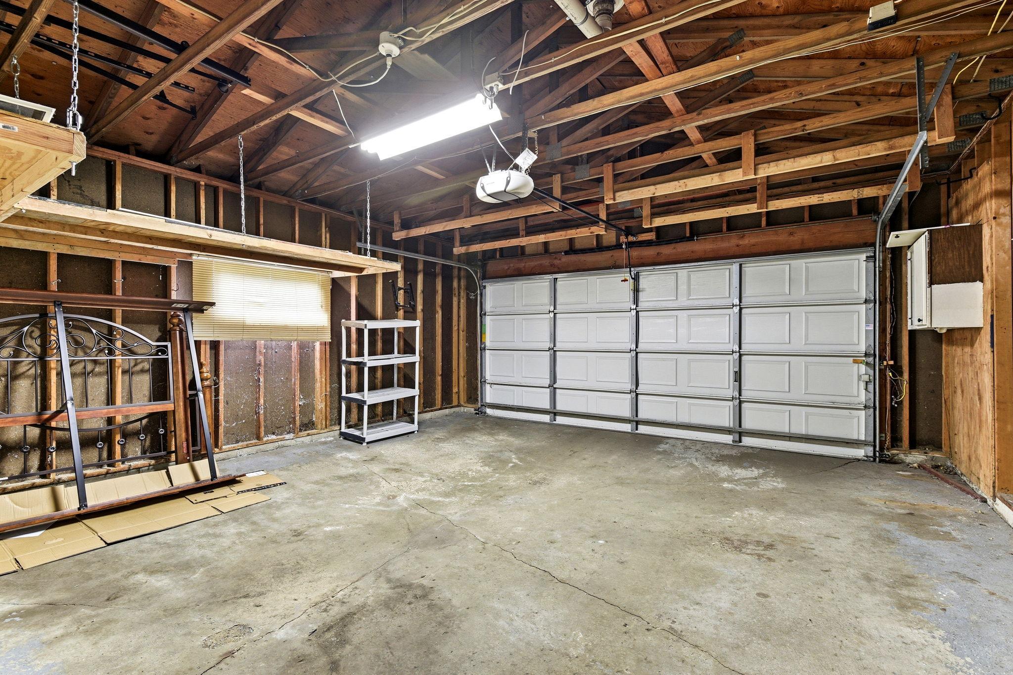 31-web-or-mls-7064-Springhill-Cir-31.jpg