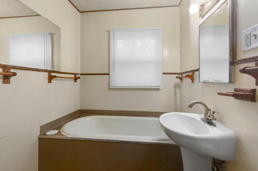 3822 Dupont Avenue N, Minneapolis, MN 55412