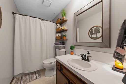 24 bathroom.jpg