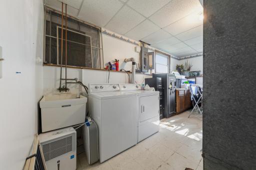 36 laundry_utilities_lower.jpg