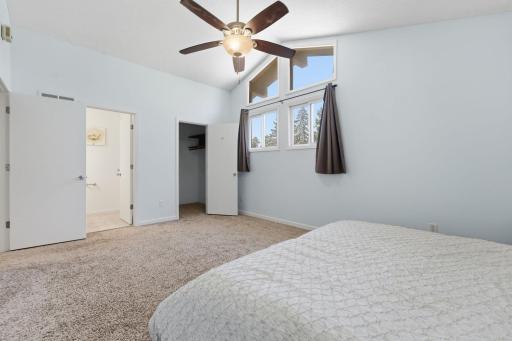 1762 Mcknight Road N, 17, Maplewood, MN 55109