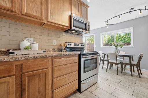 1762 Mcknight Road N, 17, Maplewood, MN 55109