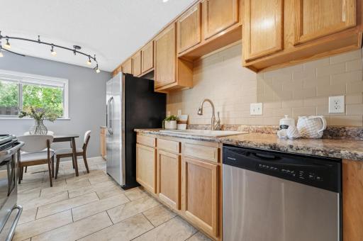 1762 Mcknight Road N, 17, Maplewood, MN 55109
