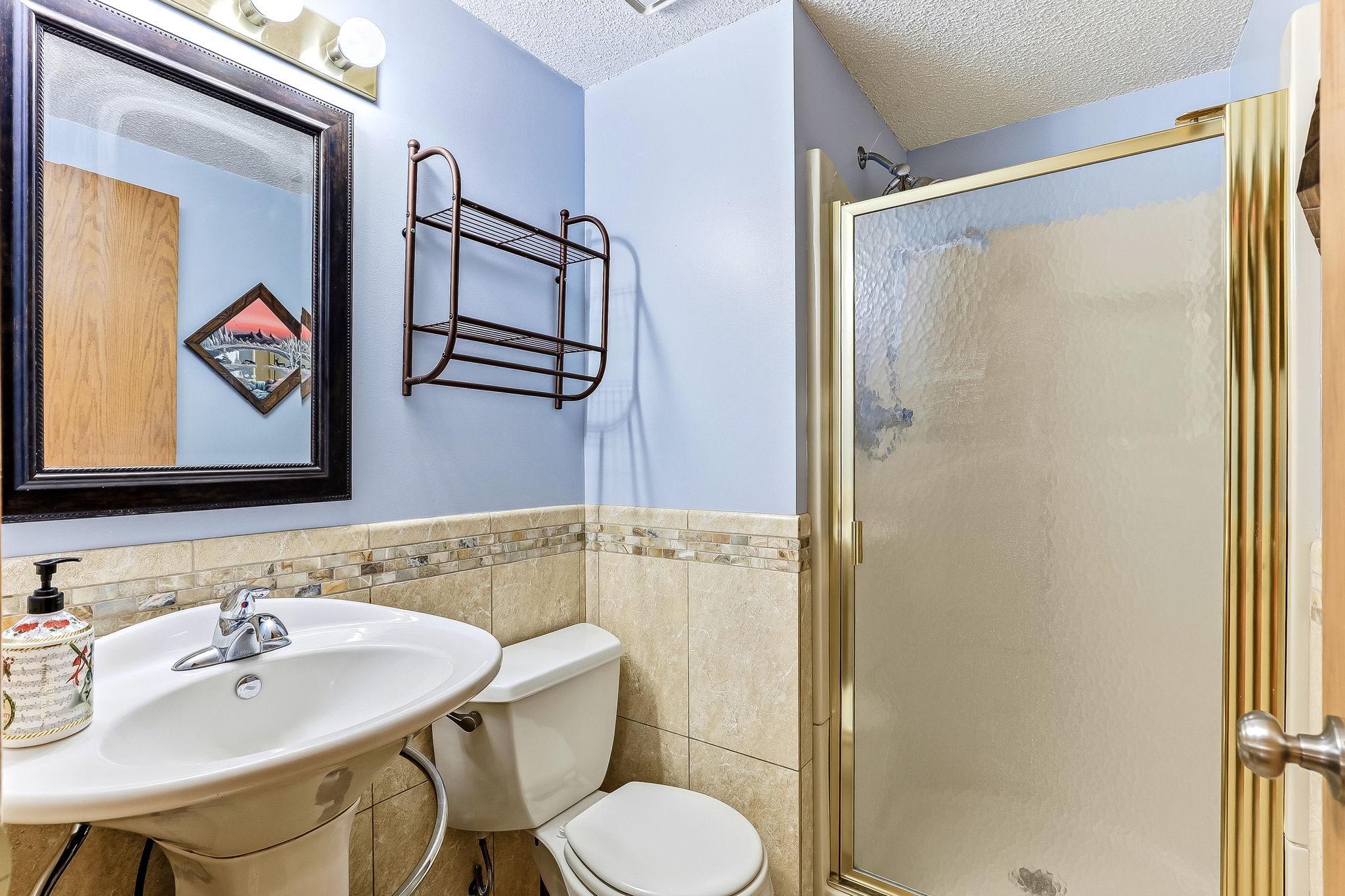 15-web-or-mls-11831-Kerry-St-15.jpg