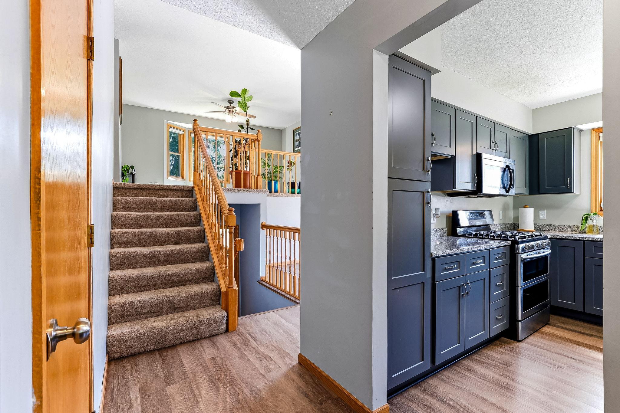 5-web-or-mls-11831-Kerry-St-05.jpg