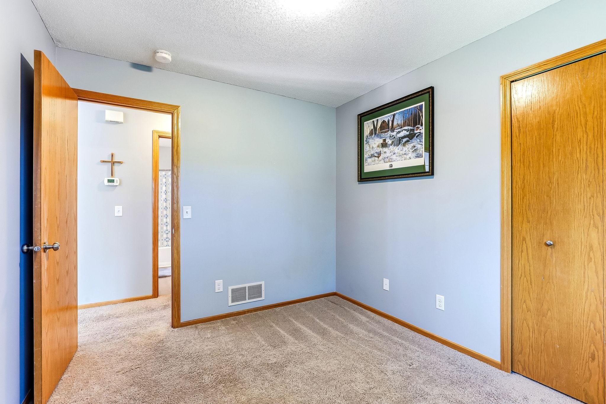 17-web-or-mls-11831-Kerry-St-17.jpg