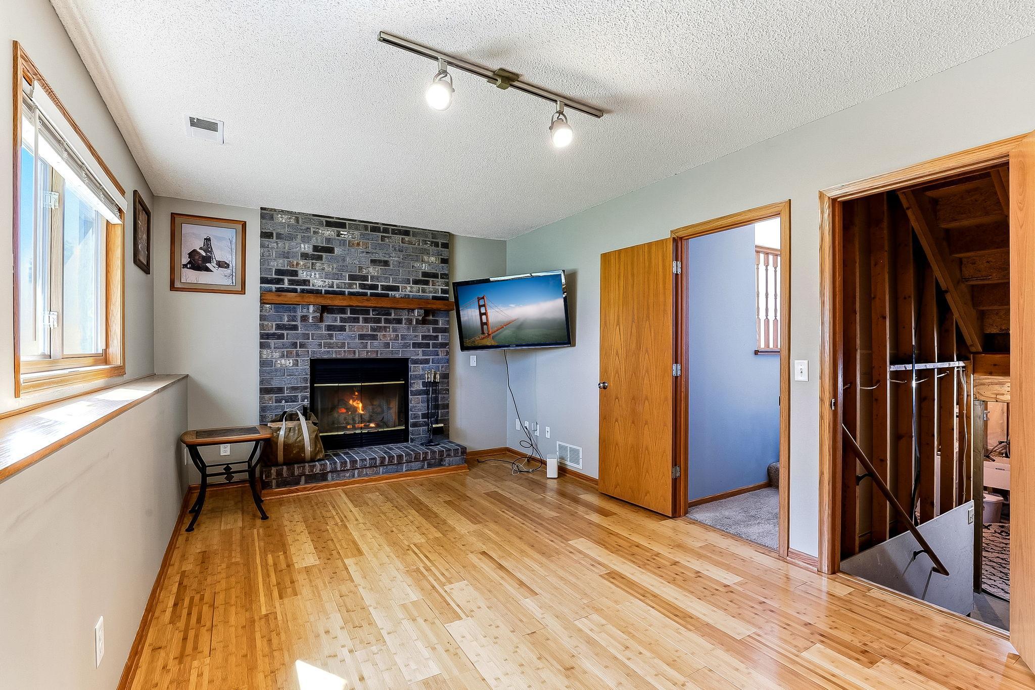 22-web-or-mls-11831-Kerry-St-22.jpg